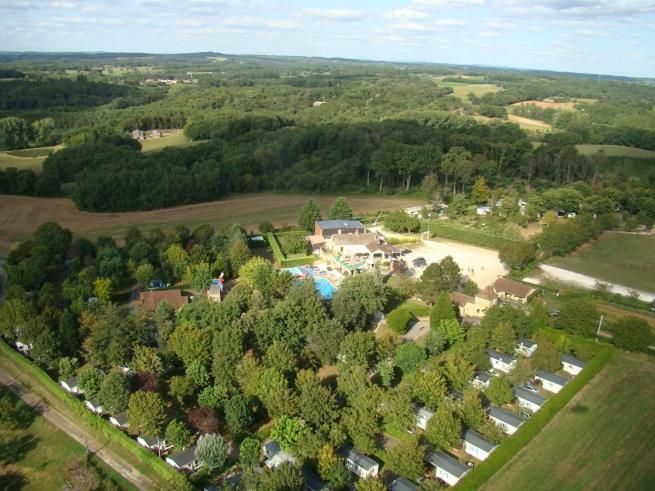 Camping Le Pigeonnier Saint-Crépin-et-Carlucet Εξωτερικό φωτογραφία