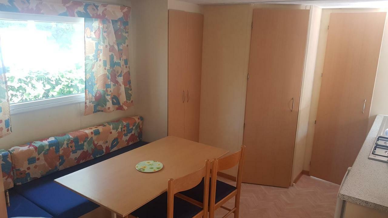 Camping Le Pigeonnier Saint-Crépin-et-Carlucet Εξωτερικό φωτογραφία